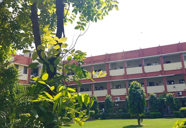 Shyam Lal College Campus photo 3